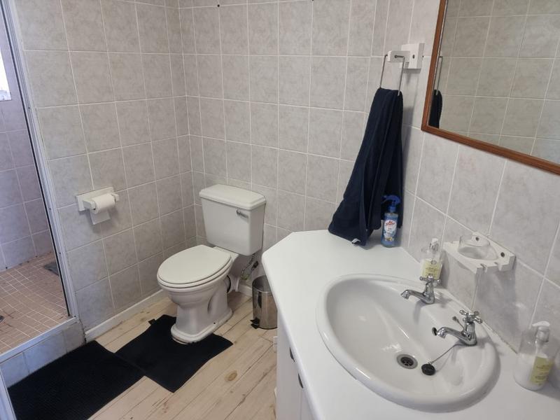 To Let 6 Bedroom Property for Rent in Outeniqua Strand Western Cape